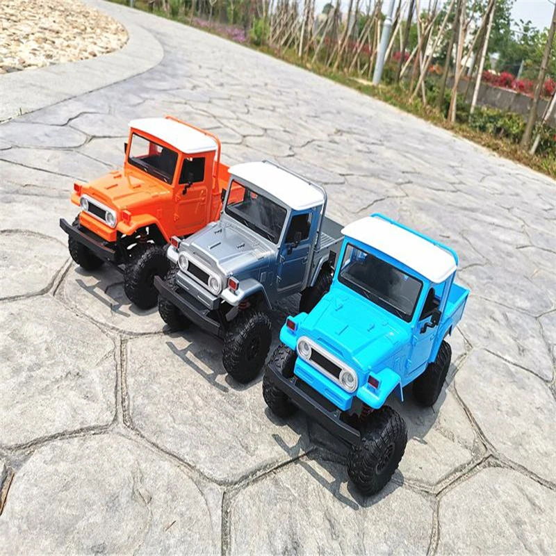 

MN45 RTR 1/12 RC Car MN Model 2.4G 4WD RC Car with LED Light Crawler Climbing Off-road Truck 10km/h Max Speed 4CH 130Motor RCCar