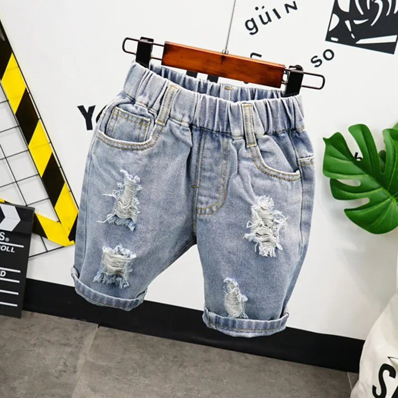 

Летние новые джинсовые брюки DFXD для маленьких мальчиков 2020, корейская детская одежда, модные джинсовые шорты до колен с цветочной вышивкой ...