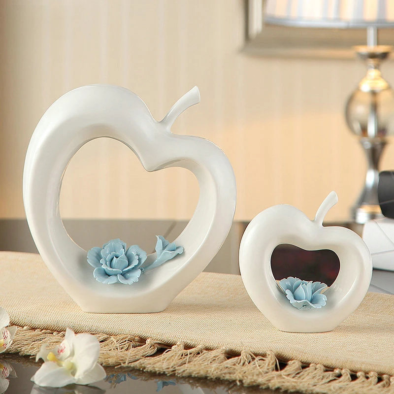 

Modern Ceramic Love Apple Figurines Creative Handmad Crafts Miniature Garden Living Room Wine Cabinet Home Decoration Gifts