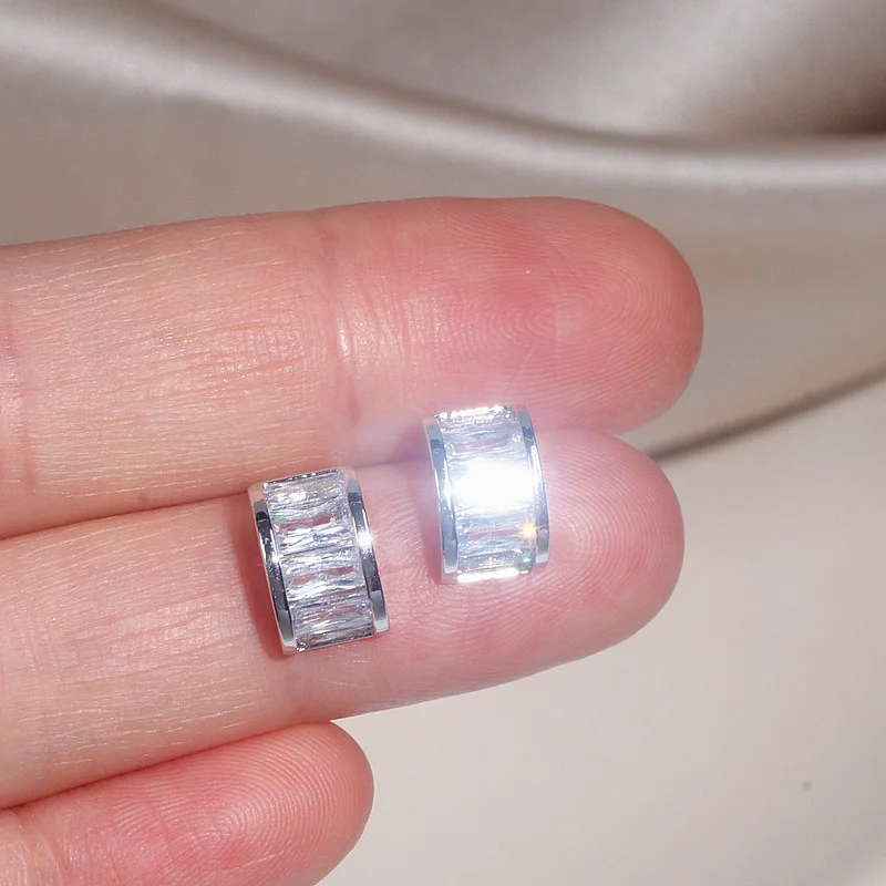 Роскошные блестящие женские серьги с кристаллом цирконием простые