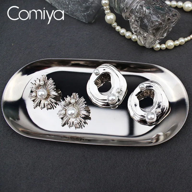 Серьги гвоздики Comiya Серебристые серьги с искусственным цветком корейские