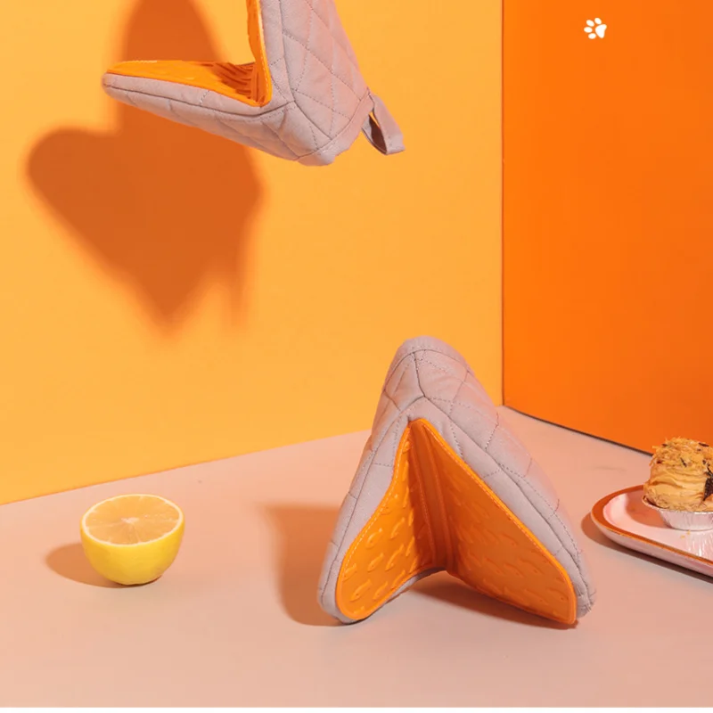 

One Piece Silicone Anti-scalding Oven Gloves Mitts Kitchen Silicone Gloves Tray Dish Bowl Holder Baking Insulation Hand Clip