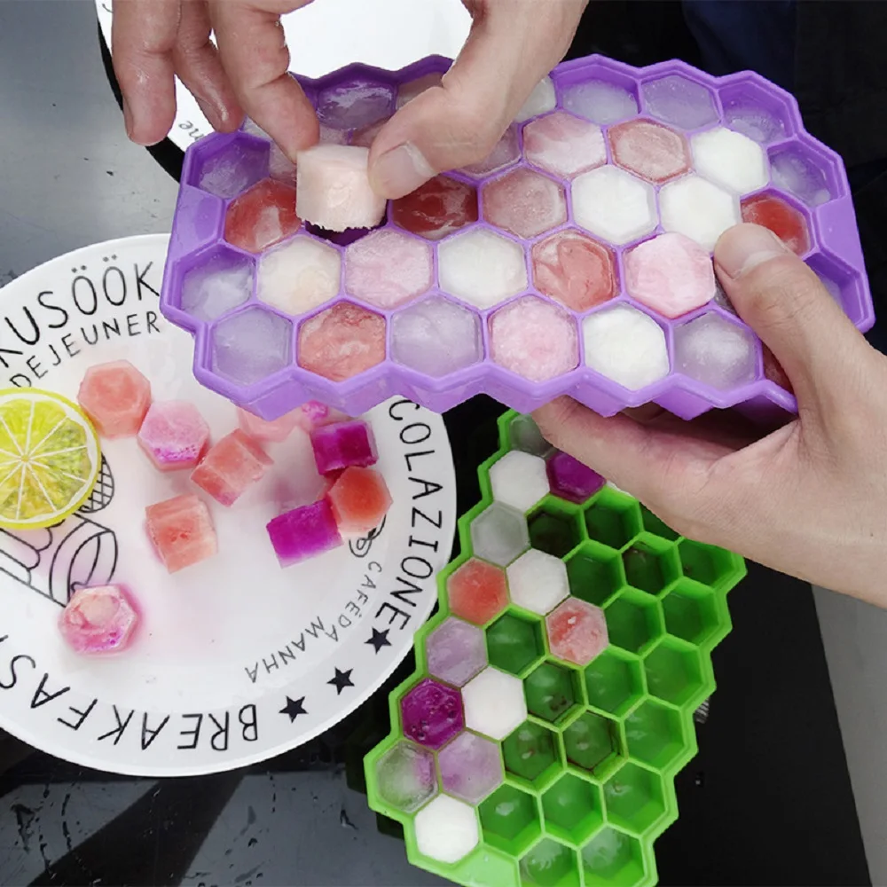 

Honeycomb Ice Cube Trays, Silicone Ice Cube Molds with Lid BPA Free for Whiskey Cocktail Cold Drink Stackable Flexible