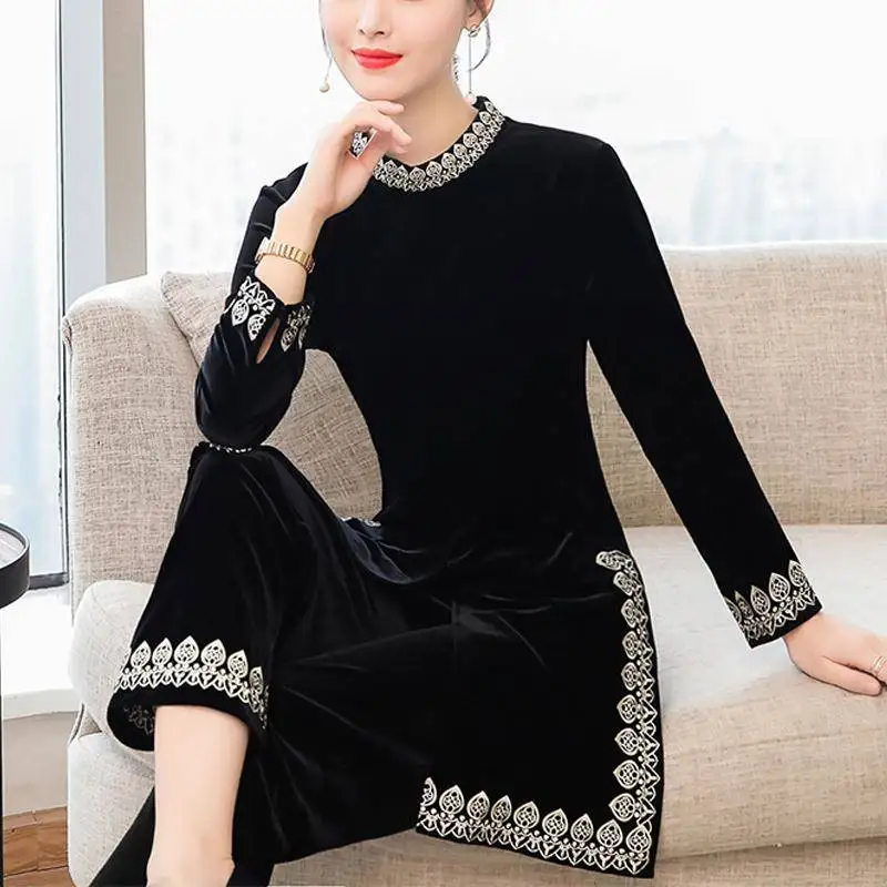 Велюровый спортивный костюм женский 2020 Сезон весна-осень Модные топы с длинными