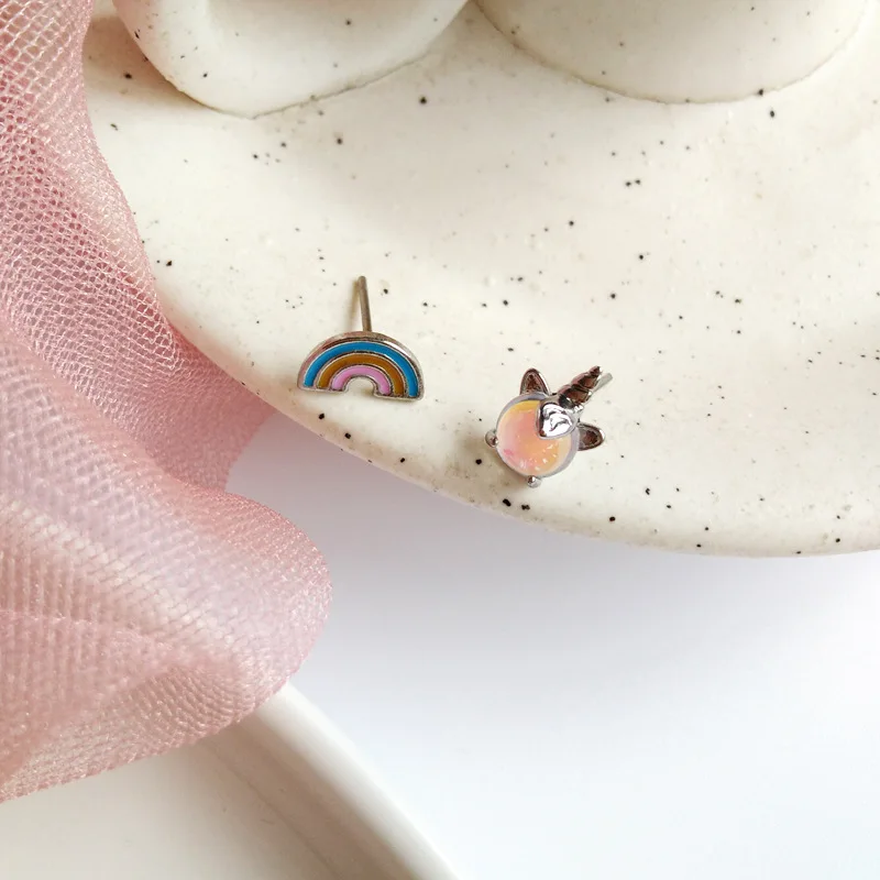 Серьги клипсы без пирсинга маленькие милые серьги с радужным единорогом для
