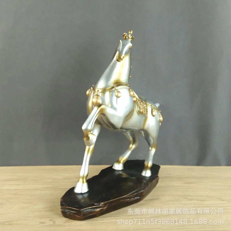 

Horse Cloak Horse Living Room Office Desk Ornament Opening Housewarming Gift home decoration accessories Retro hourse figurine