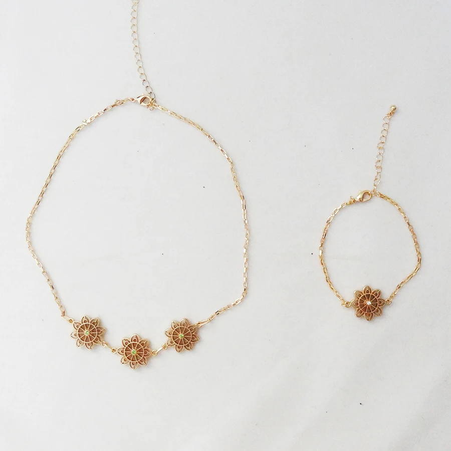 

Flower Metallic Carved Chocker Necklace Link Bracelets Dainty Jewelry Set Birthday Gifts