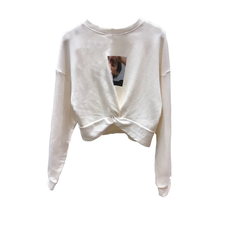 

Han Guodong door spring female new cross printed fleece brim round neck long sleeve short paragraph languid is lazy wind coat