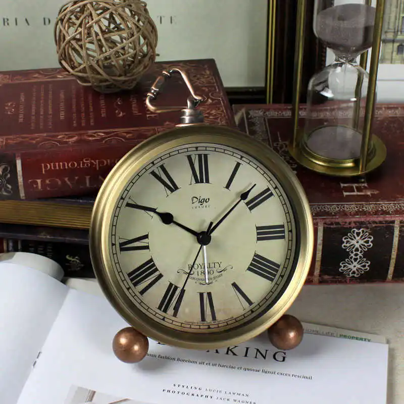 

American Round Alarm Clock Creative Silent Clock Retro European-style Desk Clock Ornaments Table Clock For Home Decoration LD412
