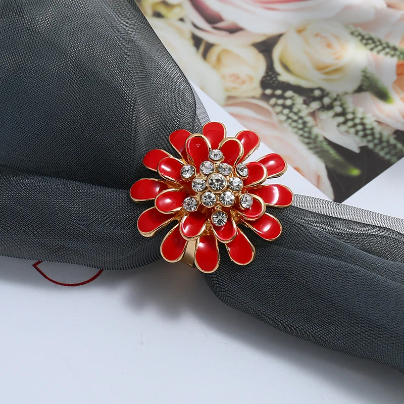 Женское кольцо с большим цветком регулируемое черного и красного цветов в