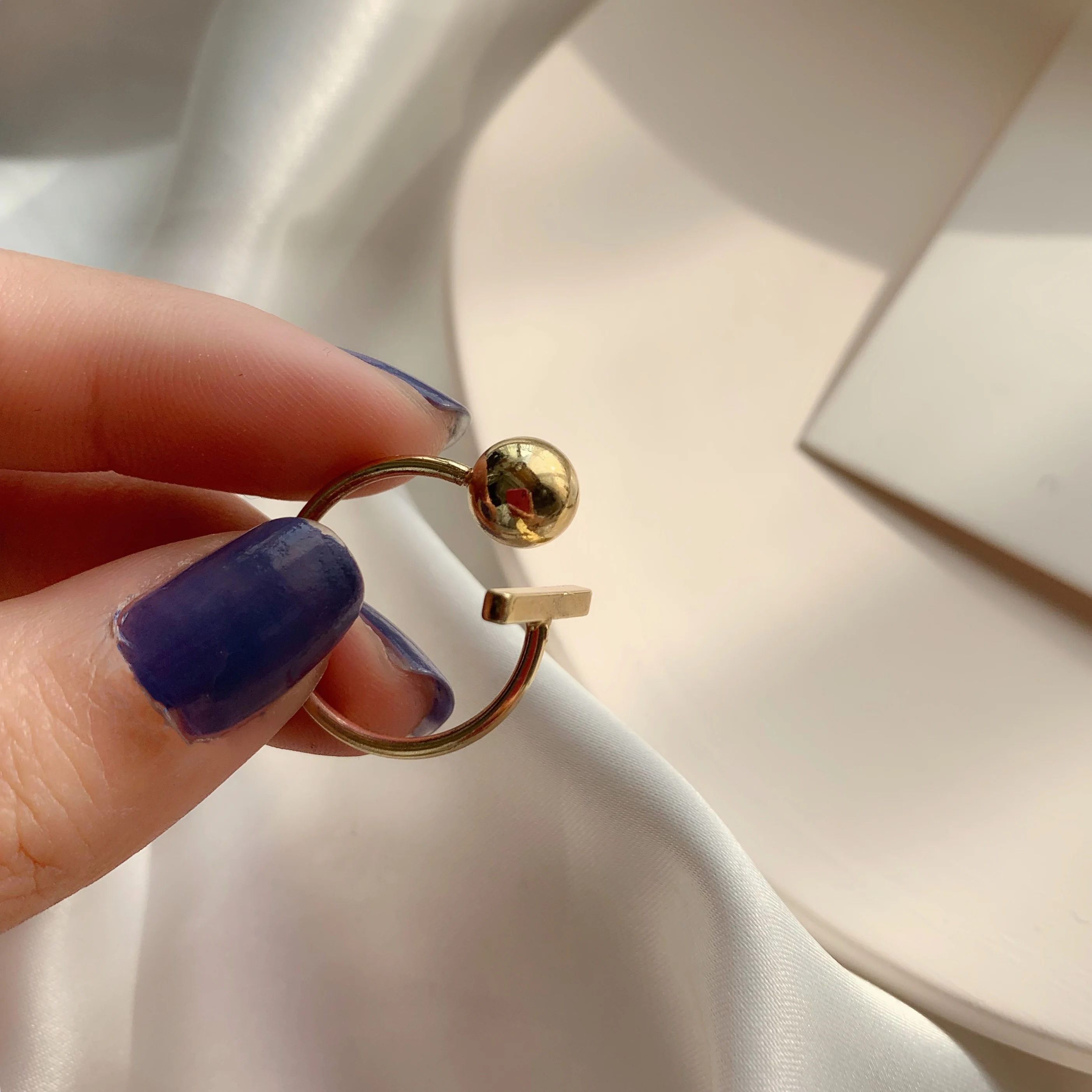 Женское асимметричное кольцо с золотистыми шариками регулируемый размер|Кольца|