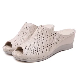 2021 летние туфли женские римские сандалии повседневные женские босоножки на танкетке мягкая обувь модные брендовые женские туфли на танкетке 5 см, большой размер A2116