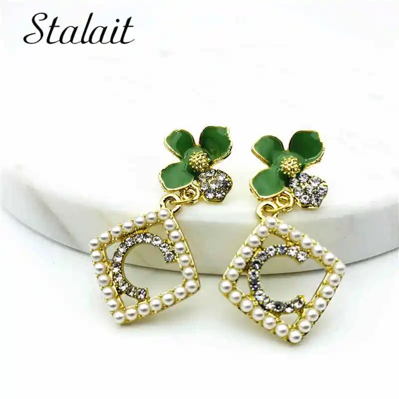 

2019 Korean Brand Letter Earrings Fresh Pearl Gold Color Flower Earrings For Women Jewelry