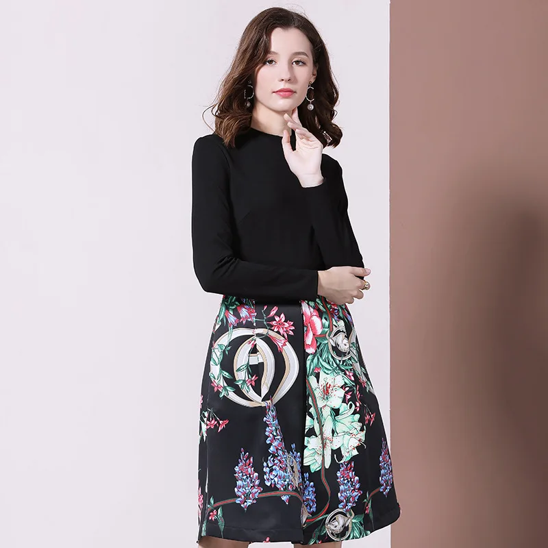 

Autumn winter 2021 new round neck long sleeve print temperament slim age reducing A-line dress