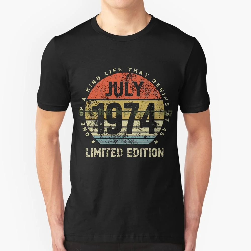 Рубашка с надписью Born In July 1974-45 день рождения подарок для нее или ему-45 женщин