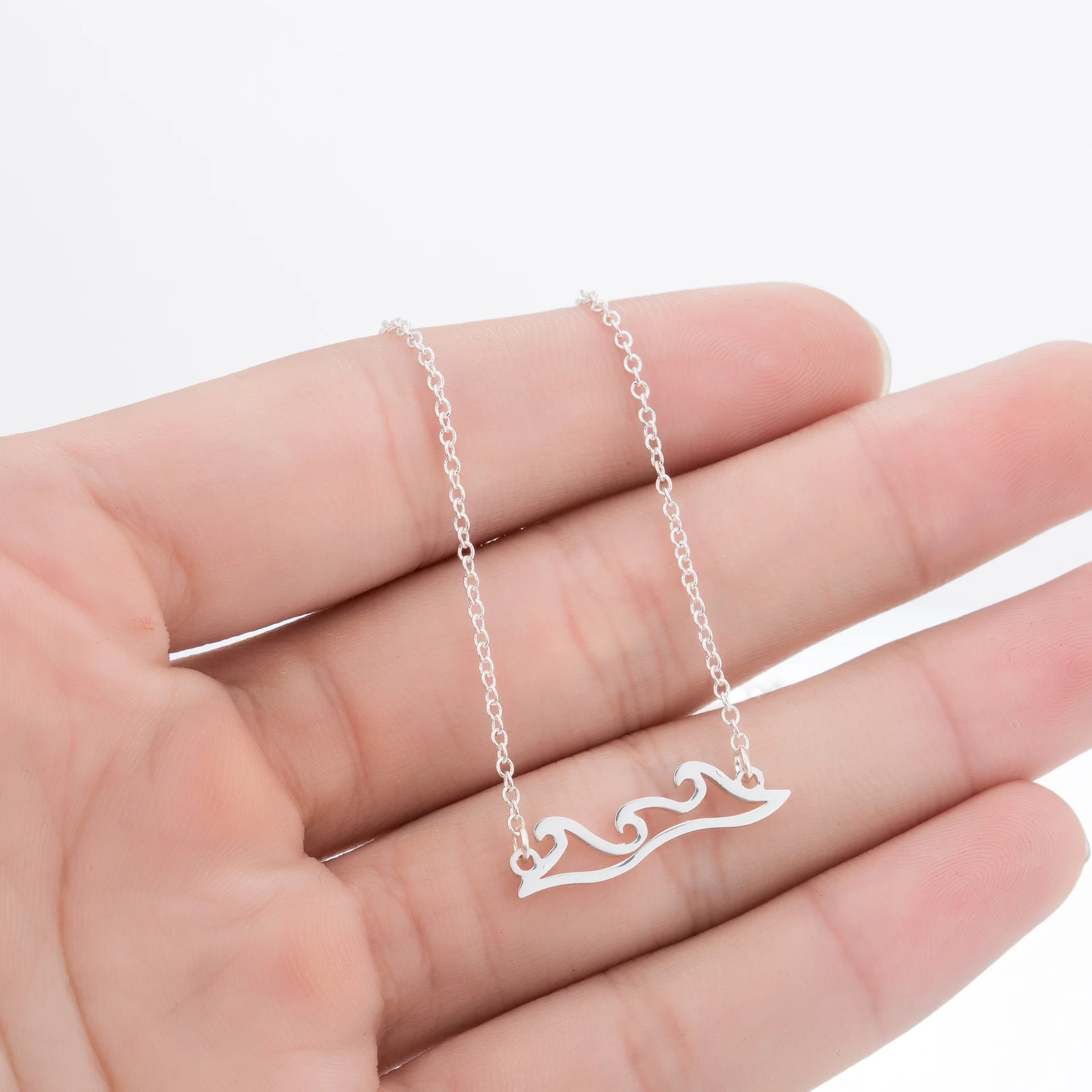 Женская цепочка из нержавеющей стали золотистая с кулоном в виде волны аксессуар