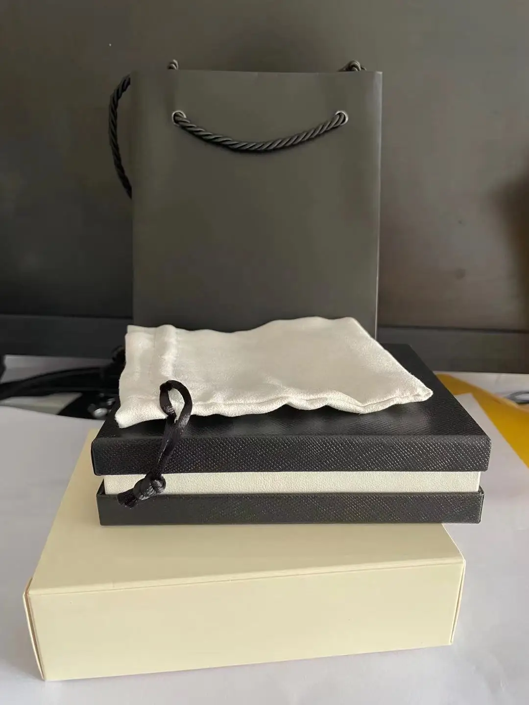 

Original Paper Box Bag For bracelet Packing Set
