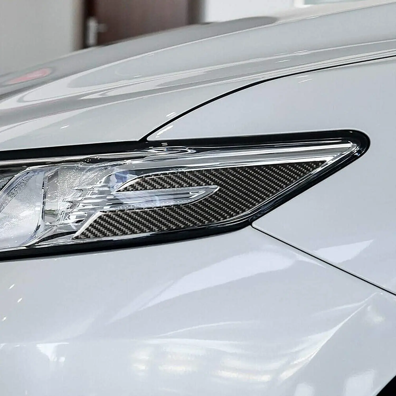 

Real Carbon Fiber Headlight Eye Edge Frame Trim Strip Suitable for Toyota Camry 2018 2019 Car Headlight Eyebrow Decoration
