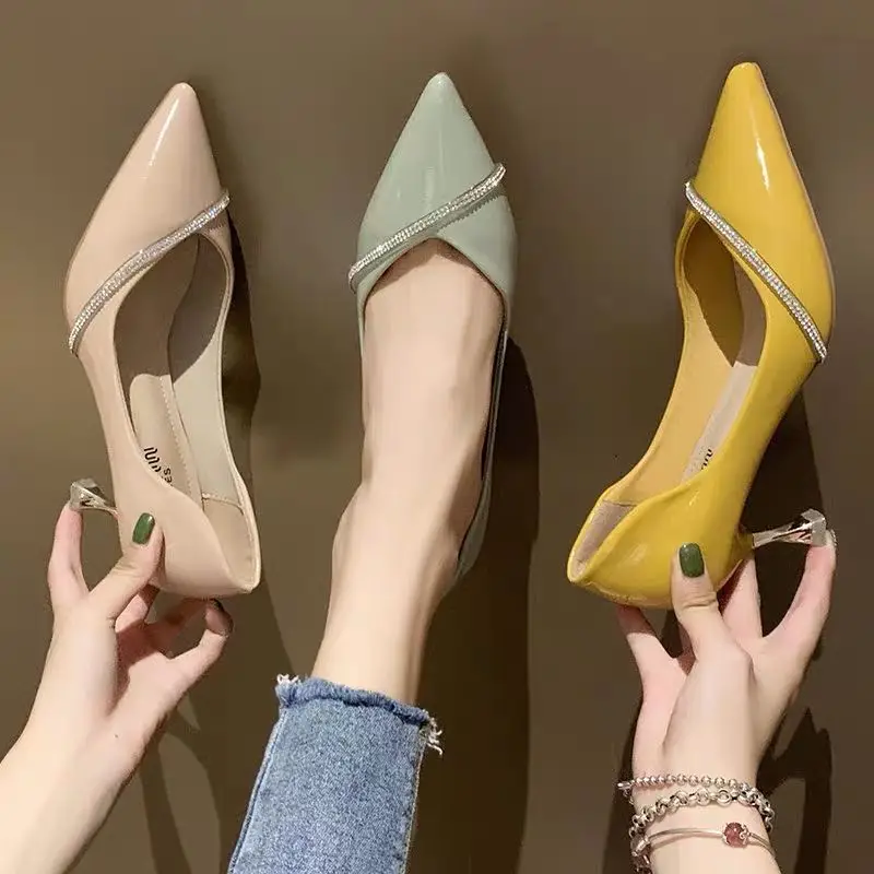 Женская обувь новинка 2020 Весенняя мода стразы с острым носком сетчатые красные