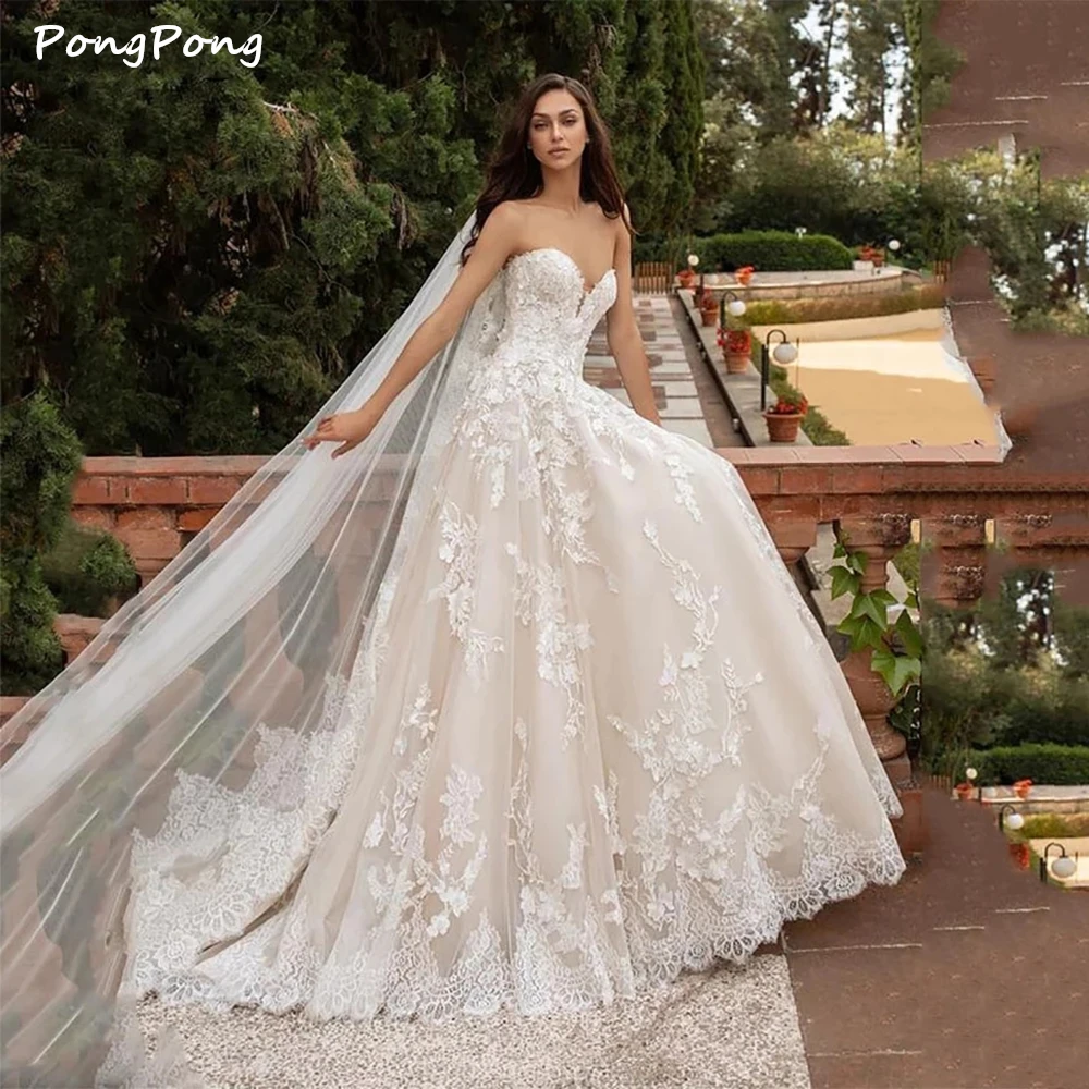 

Luxury Wedding Dresses 2021 Elegant Strapless Lace Appliques Sleeveless Tulle A Line Open Back Court Train Bridal Gowns Custom