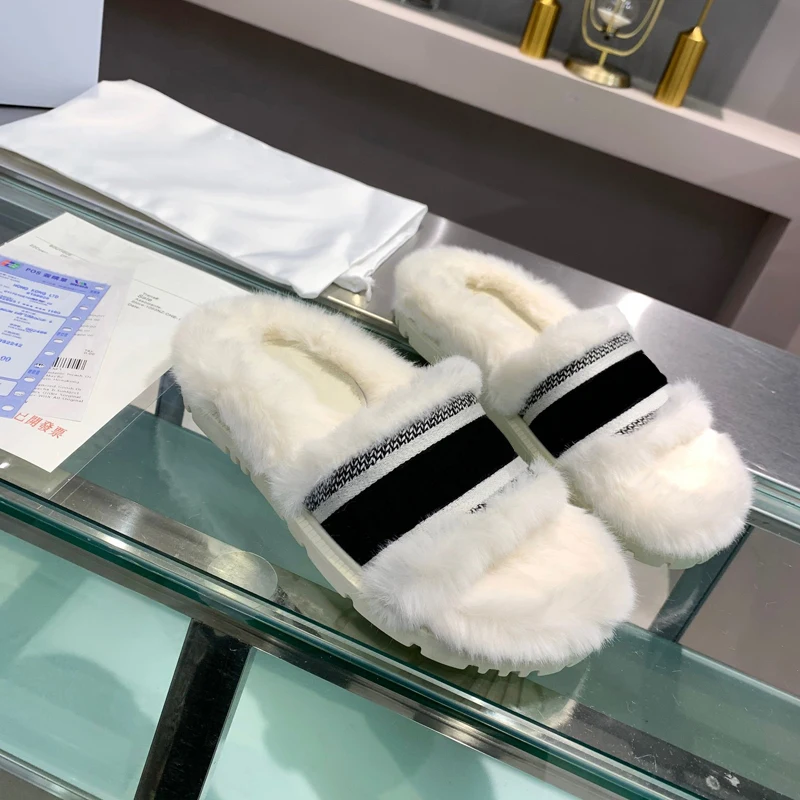 

Top Quality Luxury Brand New Slippers Women Hairy Shoes Sandals for Women Fur Heels Slides 2021 Fashion Outdoor Ladies Sandals