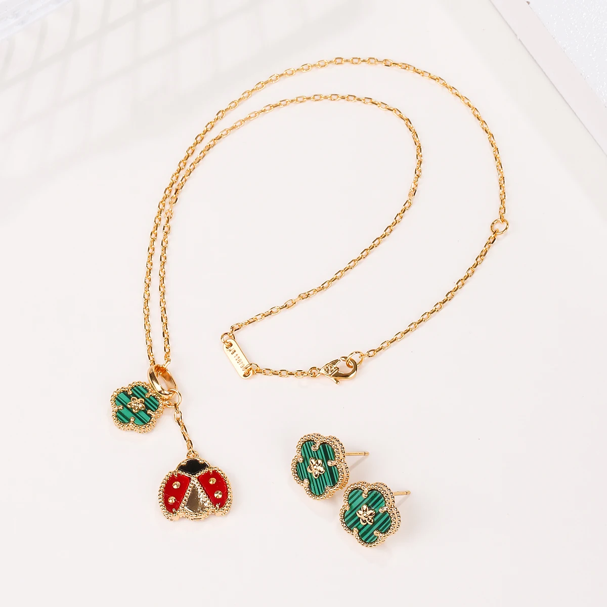 Комплект из колье и серёг с божьей коровкой ракушками | Украшения аксессуары