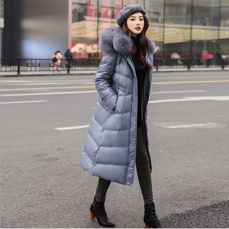 Женский пуховик средней длины однотонный с большим воротником из хлопка и белой