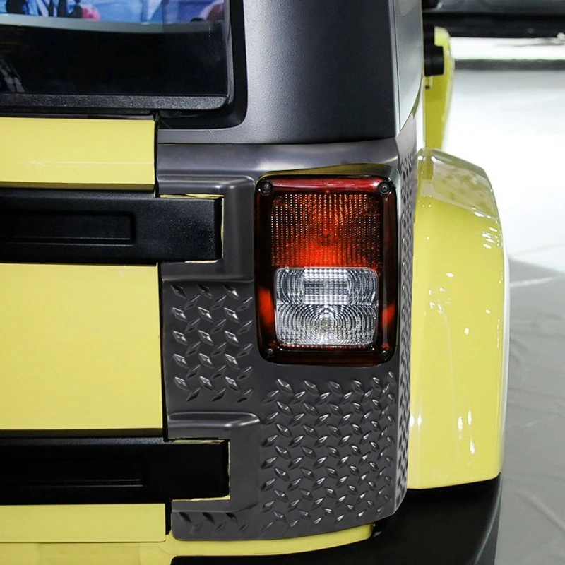 Угловая защитная накладка для заднего фонаря декоративная Jeep Wrangler JK 2007-2017