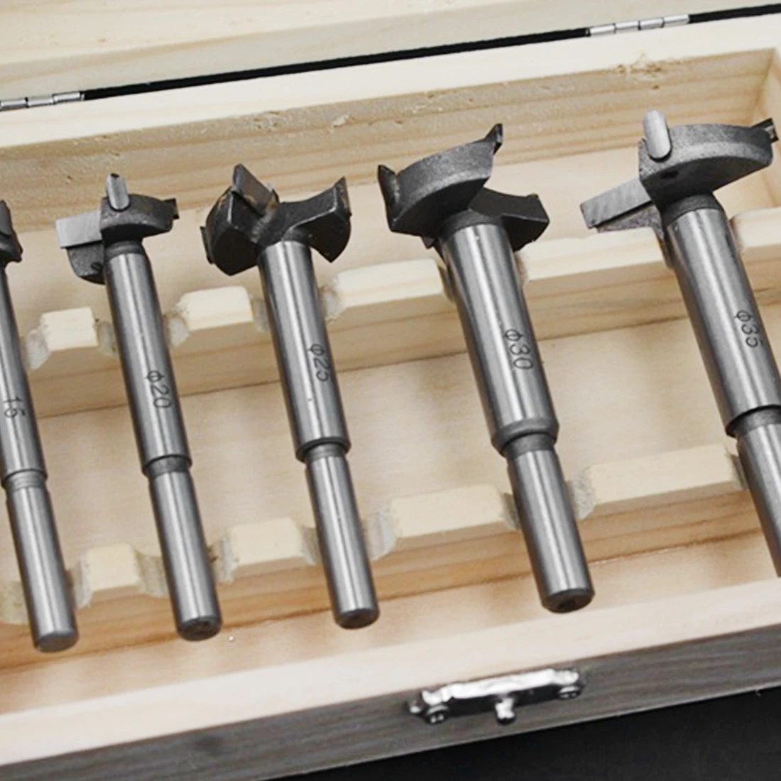 

1pcs 15mm-48mm wood drill bit high carbon steel drill bit self-centering hole saw woodworking tool set carbon steel drill bit