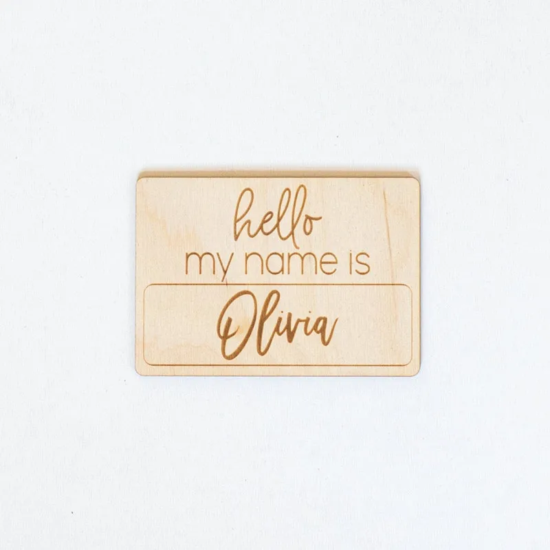 Деревянная выгравированная детская табличка "Привет, меня зовут" - объявление о рождении, реквизит для новорожденных, декор для детской, сохраненное воспоминание о ребенке.