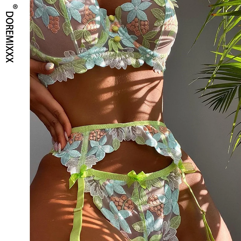 

Женский прозрачный кружевной бюстгальтер с чашками пуш-ап и трусики с заниженной талией