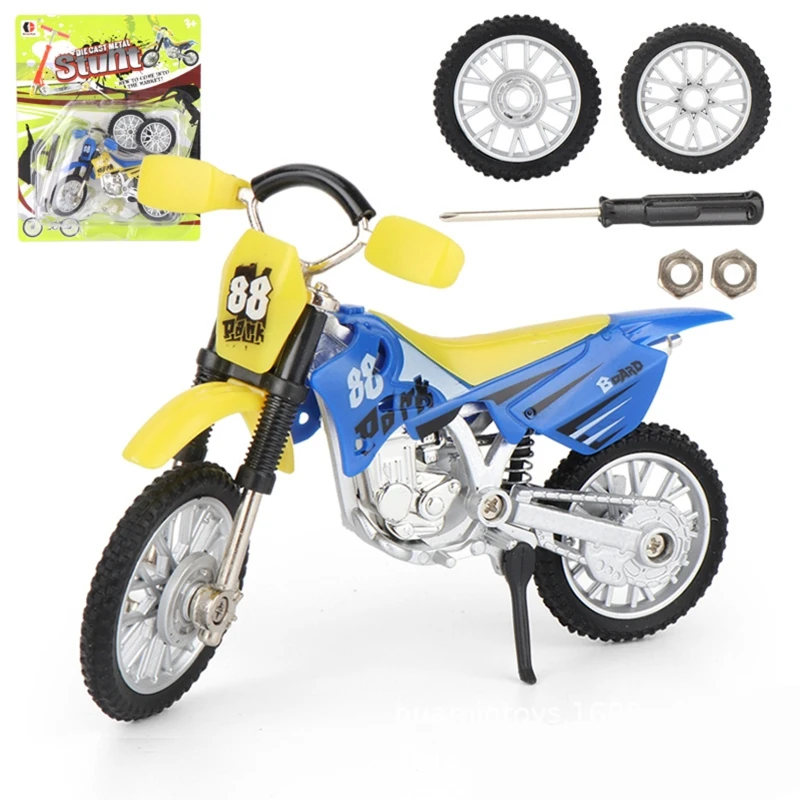 

Metal Alloy Finger Scooter Mini Scooter Two Wheel Scooter Kids Gift P31B