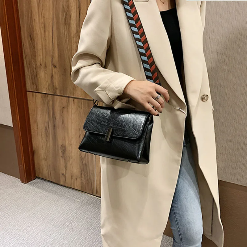 

Women's bag spring and autumn new European and American retro Messenger Bag Fashion Women's shoulder bag