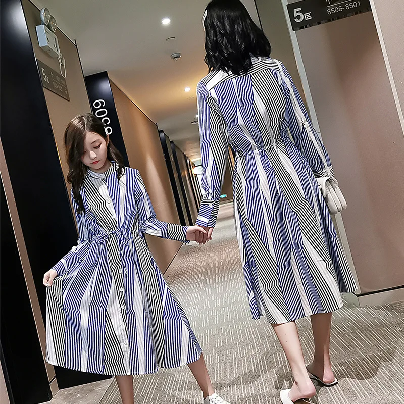 2019 платья для мамы и дочки женские Одинаковая одежда полосатые Лоскутные Детские