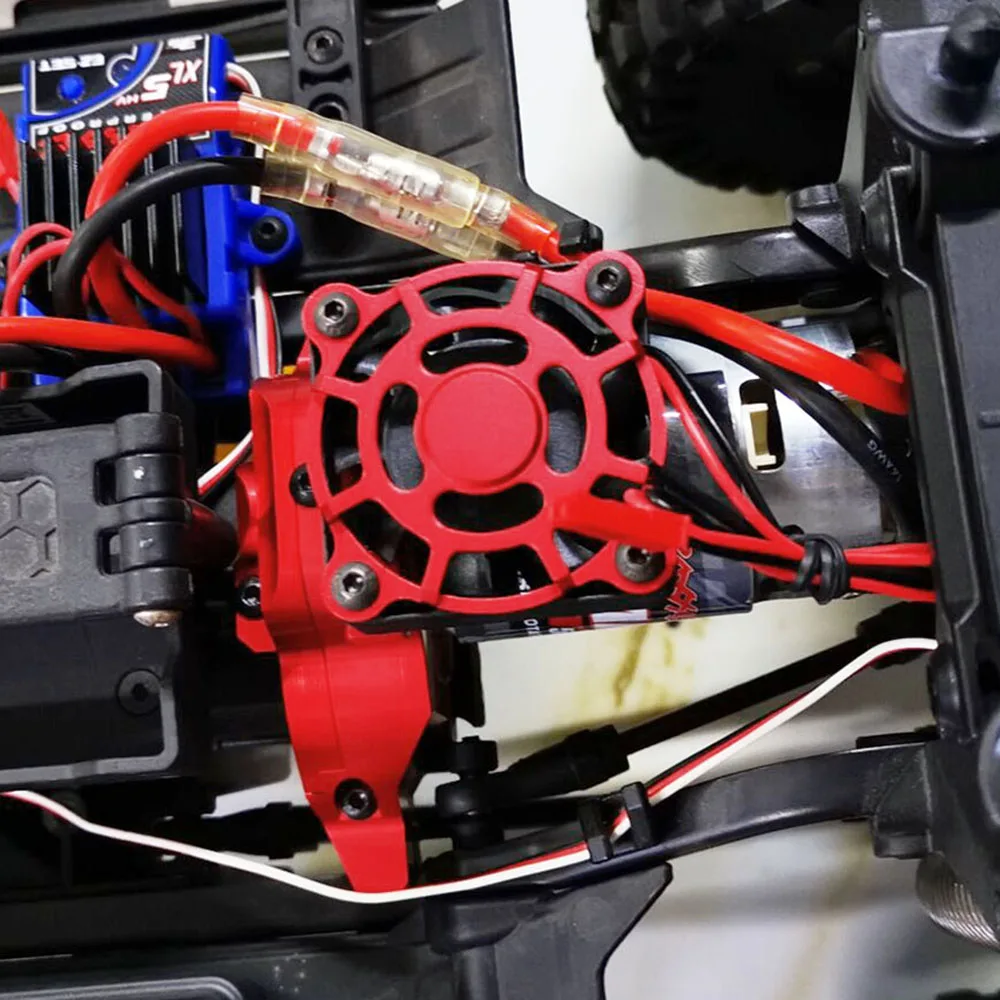 радиатор с креплением двига