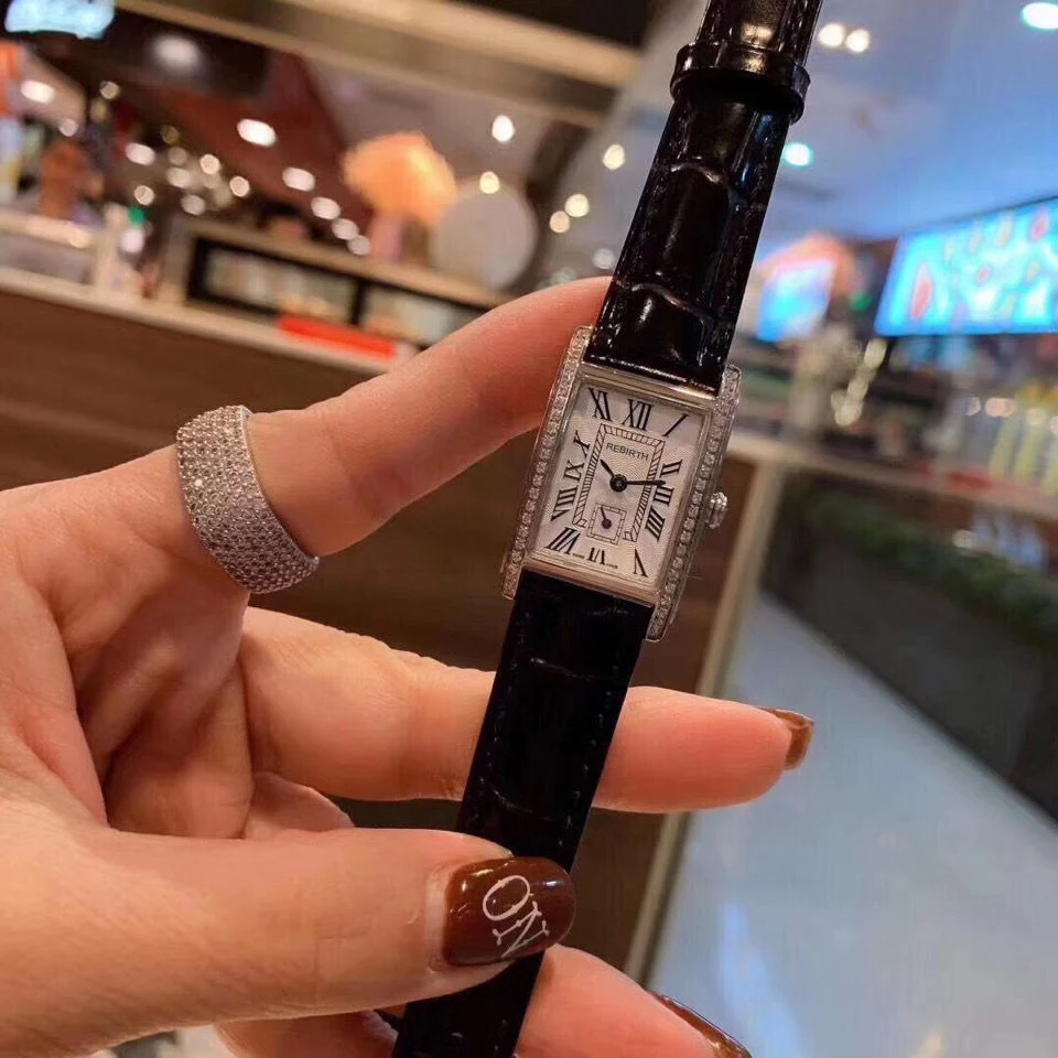 

Женские наручные часы стразы, классический циферблат из натуральной кожи