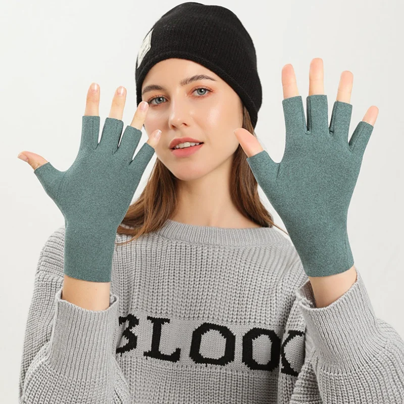 

Бархатные теплые перчатки, зимние уличные тонкие Самонагревающиеся перчатки с защитой от холода для сенсорного экрана, перчатки с полупаль...