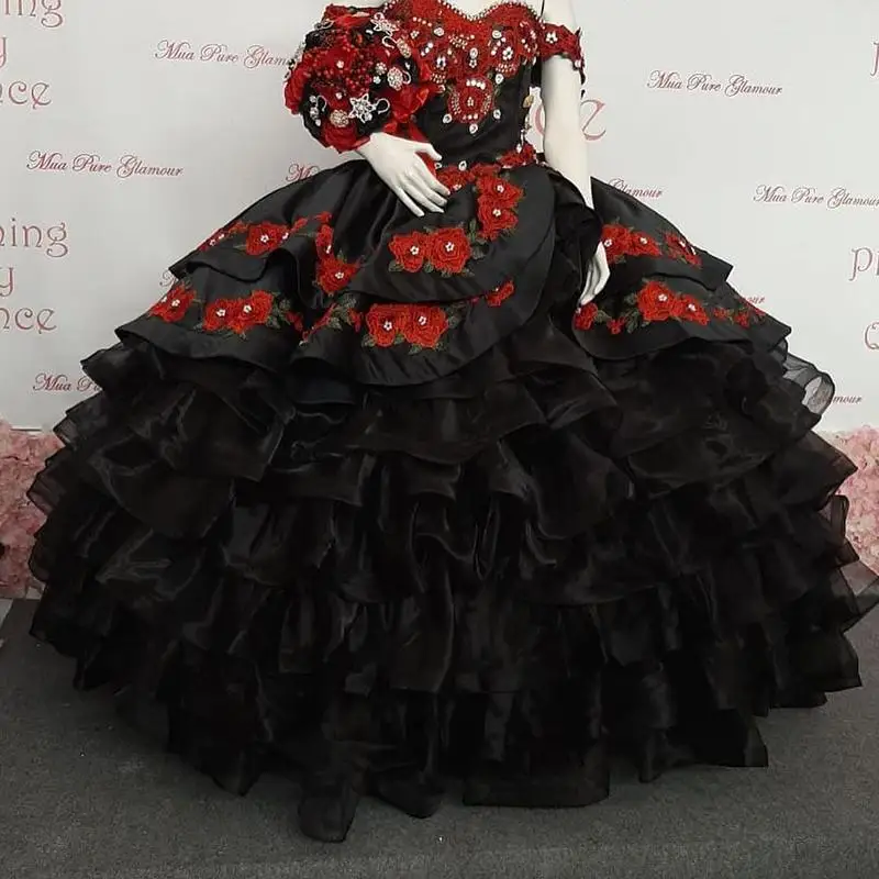 

Новое Дизайнерское черное бальное платье Mexcian, платья для Quinceanera, кружевная юбка с аппликацией и оборками, милое платье из органзы 16, платье д...