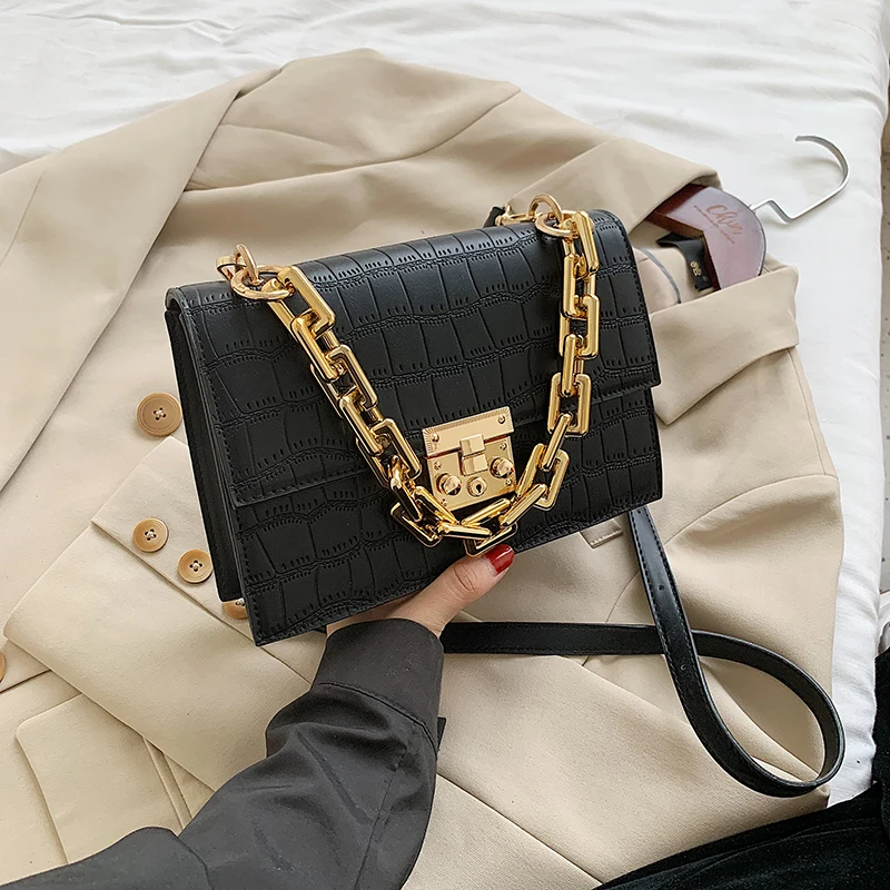 

2021 New Woman Shoulder Bag High Quality PU Chain Diagonal Small Bag Luxury Designer Handbag Underarm Bag 2021 Summer Female Bag
