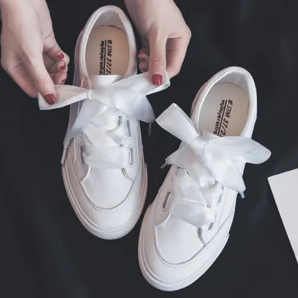 

Small white shoes female 2019 new wild leisure port wind flat casual shoes