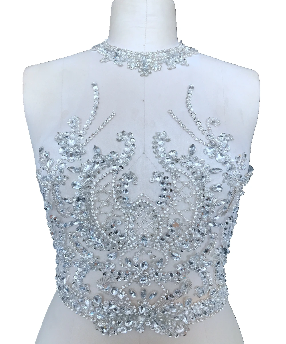 Пришивные блестящие аппликации на белом сетчатом кристалле Обрезанные нашивки