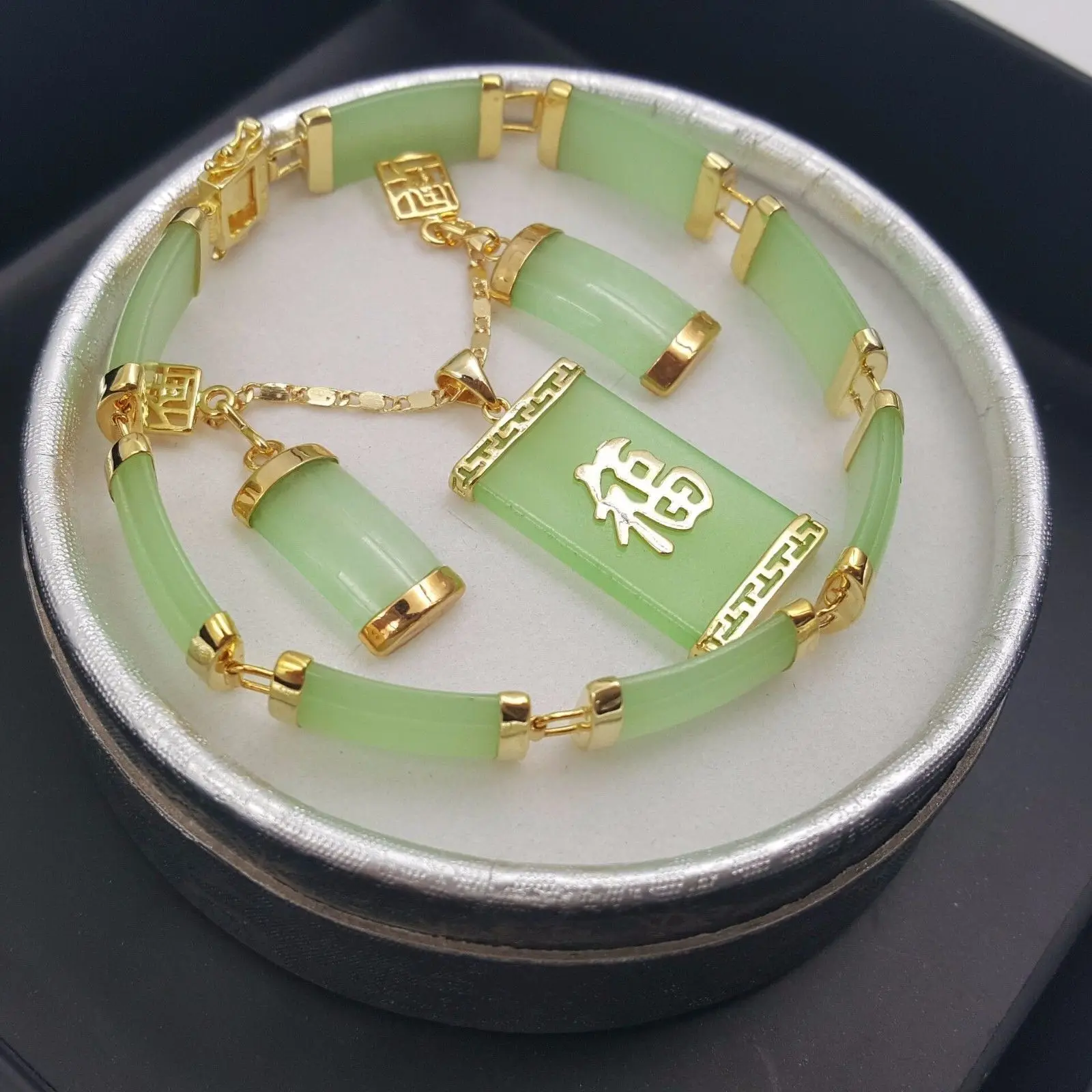 

Natural Green Jade Fortune Pendant Necklace Drop Earring Bracelet set