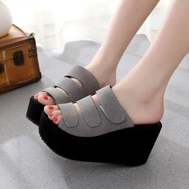 

High-Heeled Shoes Lady House Slippers Platform Luxury Slides Slipers Women On A Wedge Flock Designer 2021 Fabric PU Fashion Hook
