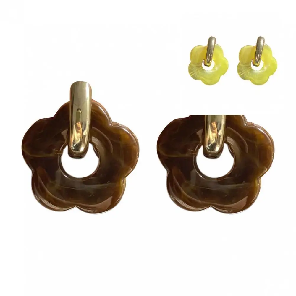 

Temperament Women Hoop Earrings Round Ear Ring Resin Delicate Hollow Out Earrings Drop Earrings Women Earrings 1 Pair