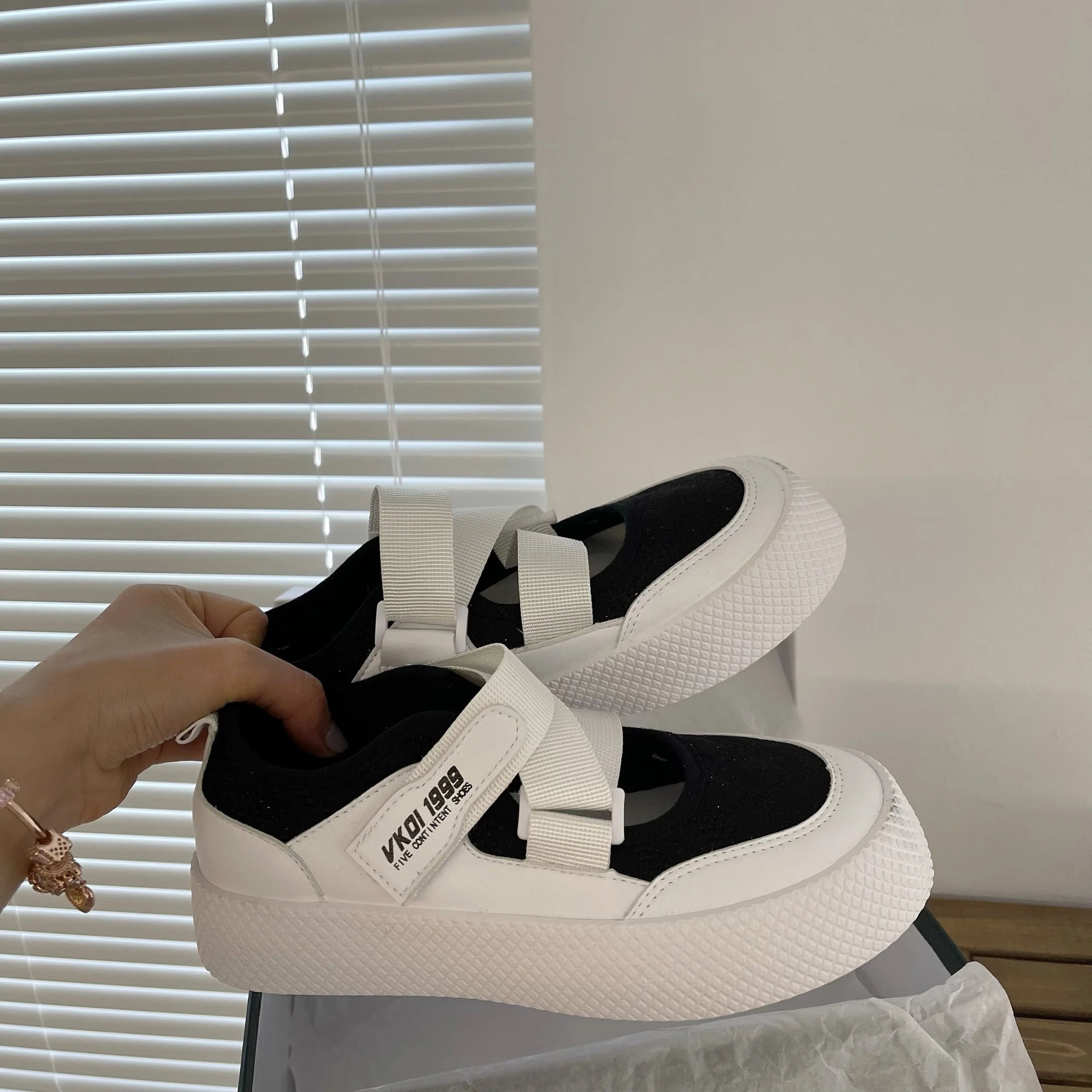 

Sports Sneakers Vulcanized Shoes Designer Women Lolita College style Sweet Soft Sister ins Soft Candy Girls Casual Shoes