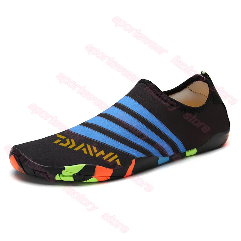 

Men's and women's quick drying water shoes breathable aquarium upstream antiskid outdoor sports wear resistant beach sportsshoes