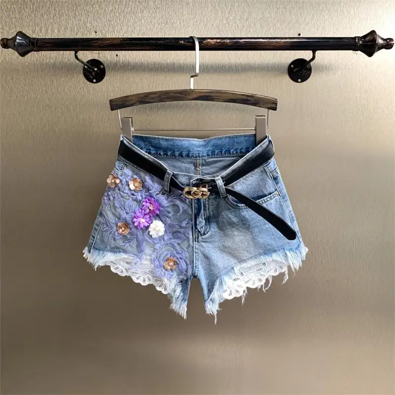 

Summer Lace Splicing Jean Shorts Women Flowers Applique Embroidery Denim Shorts Female Burrs Slim Shorts