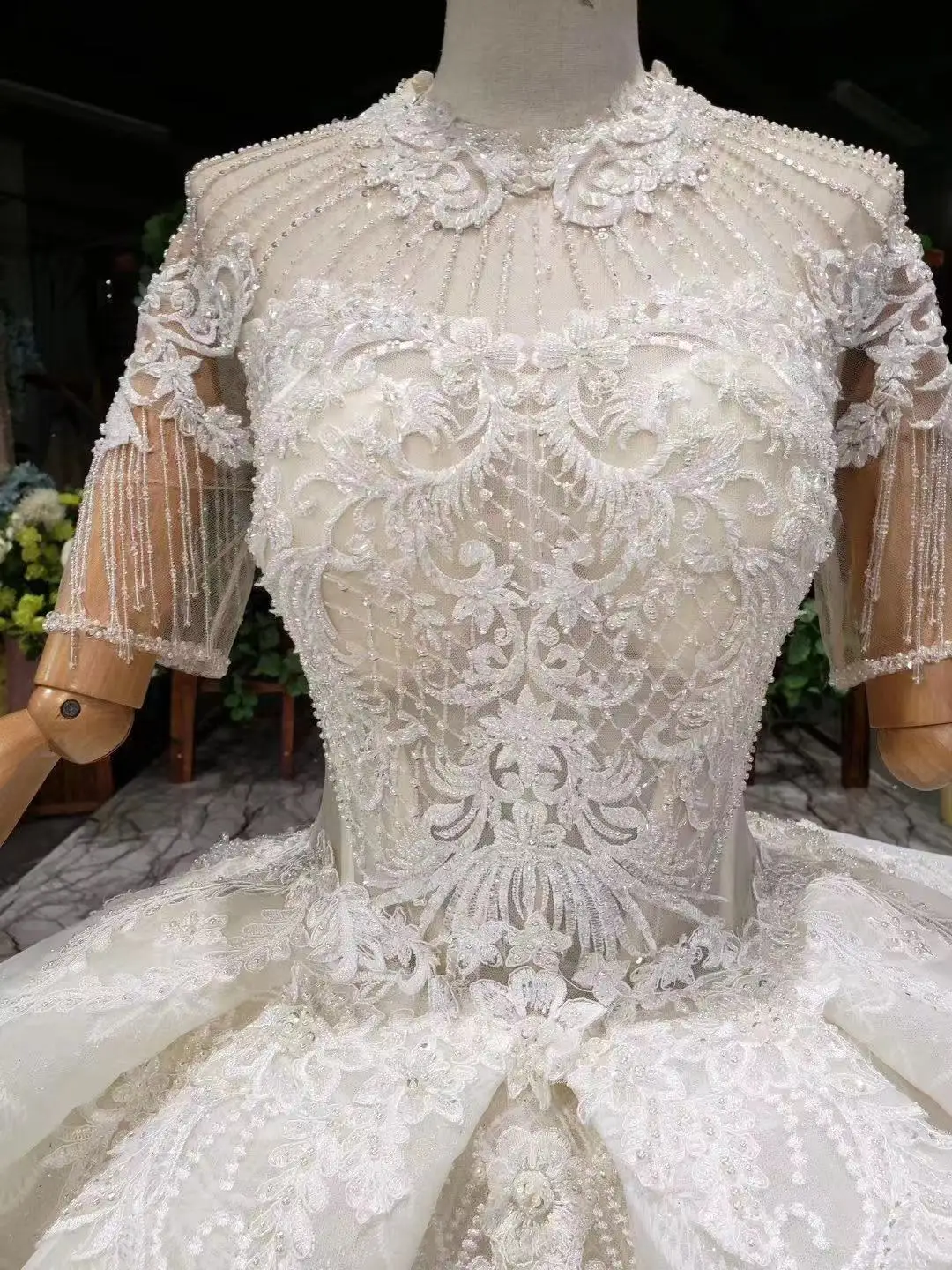 

Luxury Saudi Arabic High Neck Sequined Crystal Beaded Muslim Wedding Dresses Sparkly Long Sleeves Vestido De Noiva Bridal Gown