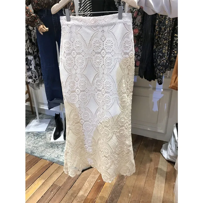 

South Korea dongdamen 2021 winter new lace fishtail hip skirt high waist hollow out mid length skirt women's fashion