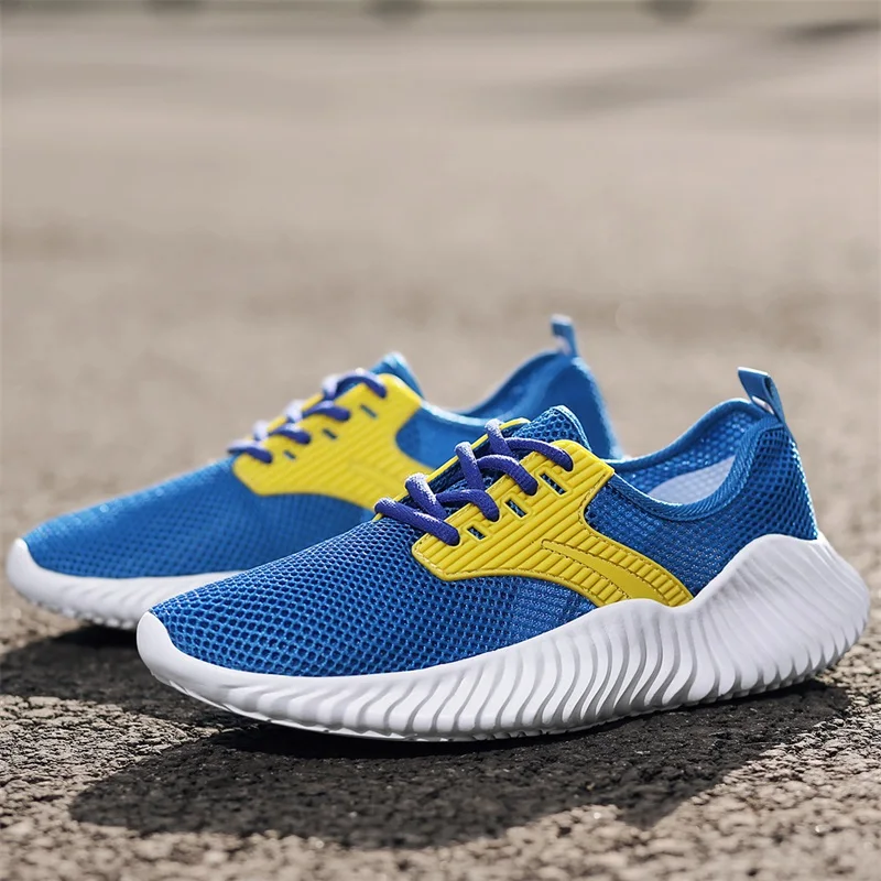 

Large Size Cross-border Ultralight Sneakers New Mesh Breathable Sports Men's Shoes Outdoor Leisure Sneakers Men's Running Shoes